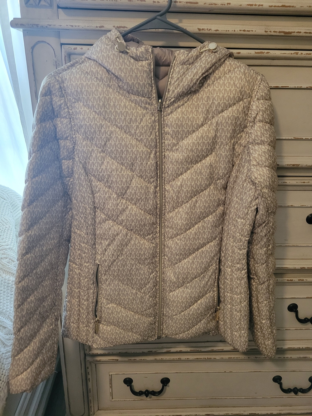 Michael Kors Light Beige Logo Reversible Quilted Hooded Puffer Jacket